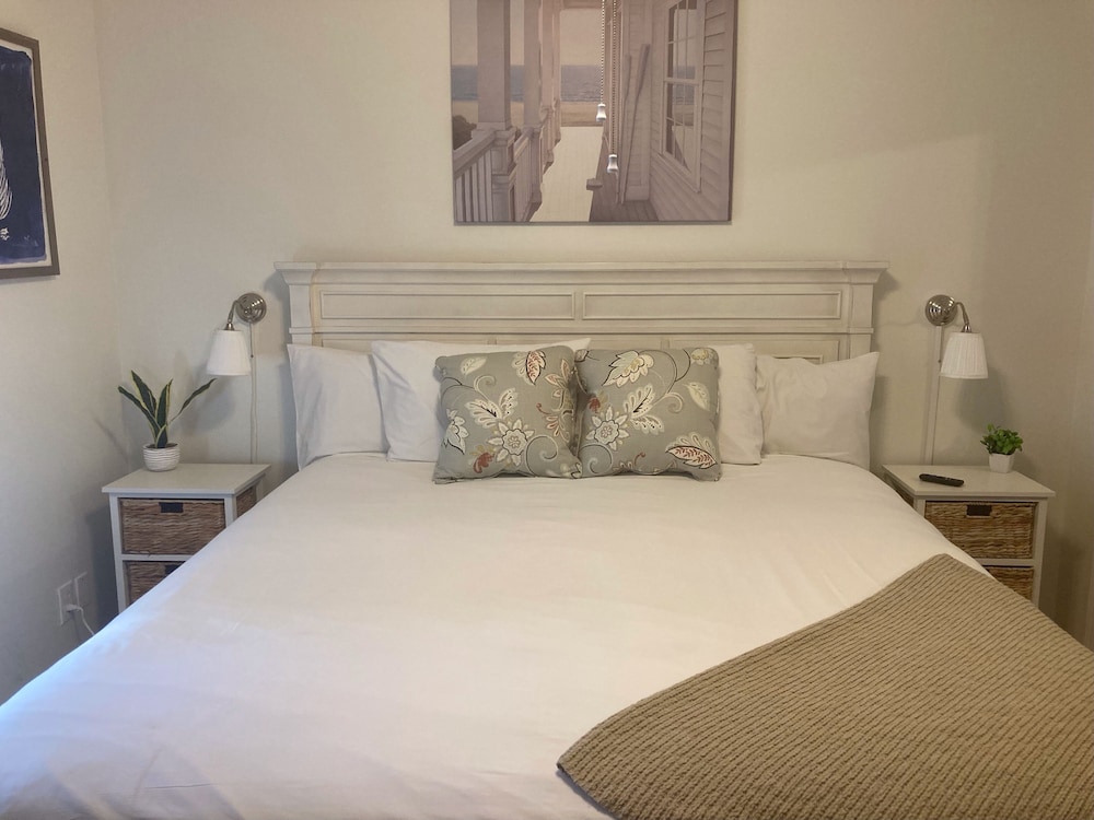 Condo, 2 Bedrooms