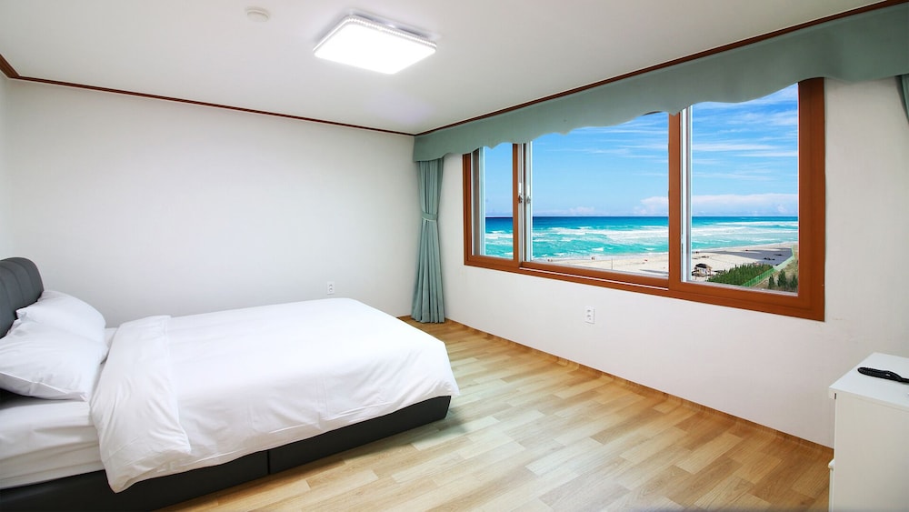 Royal Suite, Ocean View - Photo 3