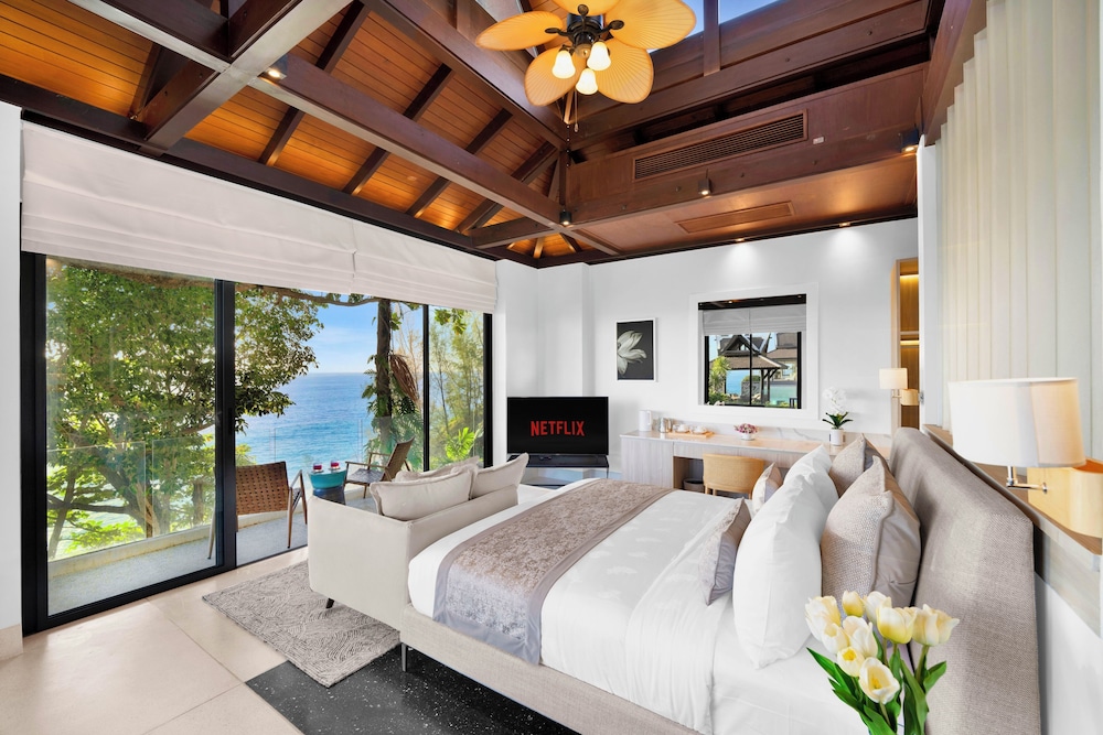 Luxury Villa photo 3