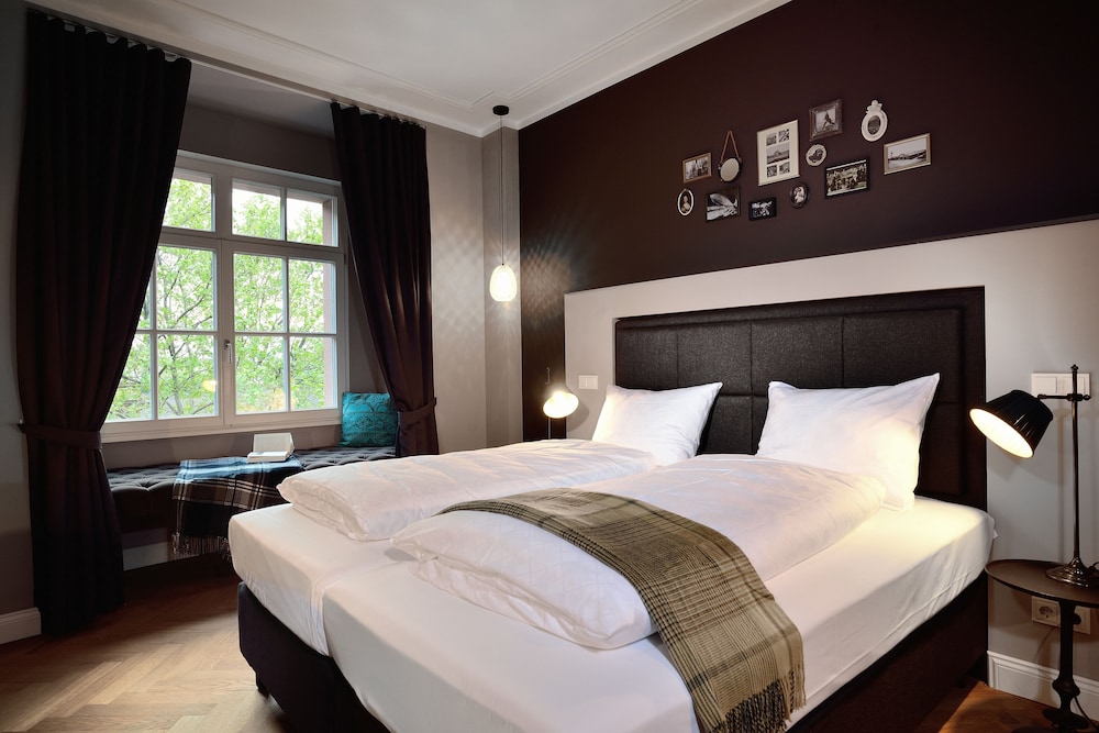 Medium Room