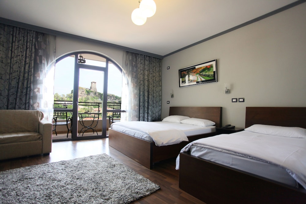 Standard Triple Room photo 3