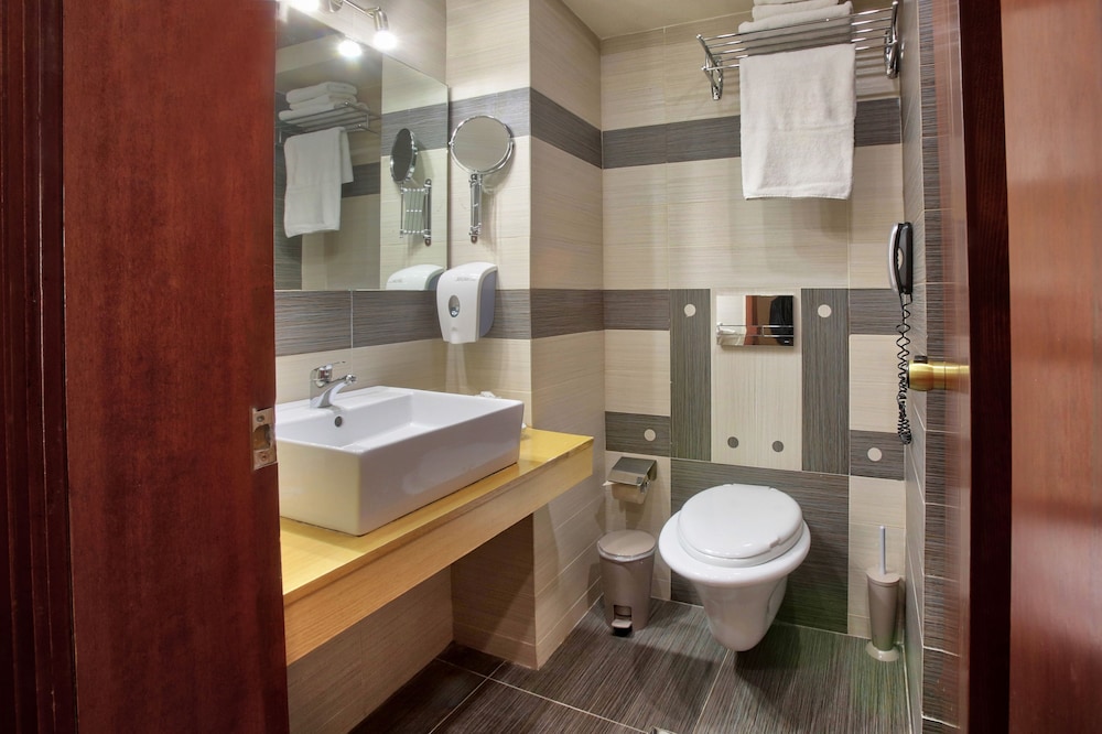 Superior Room Street View - Photo 8