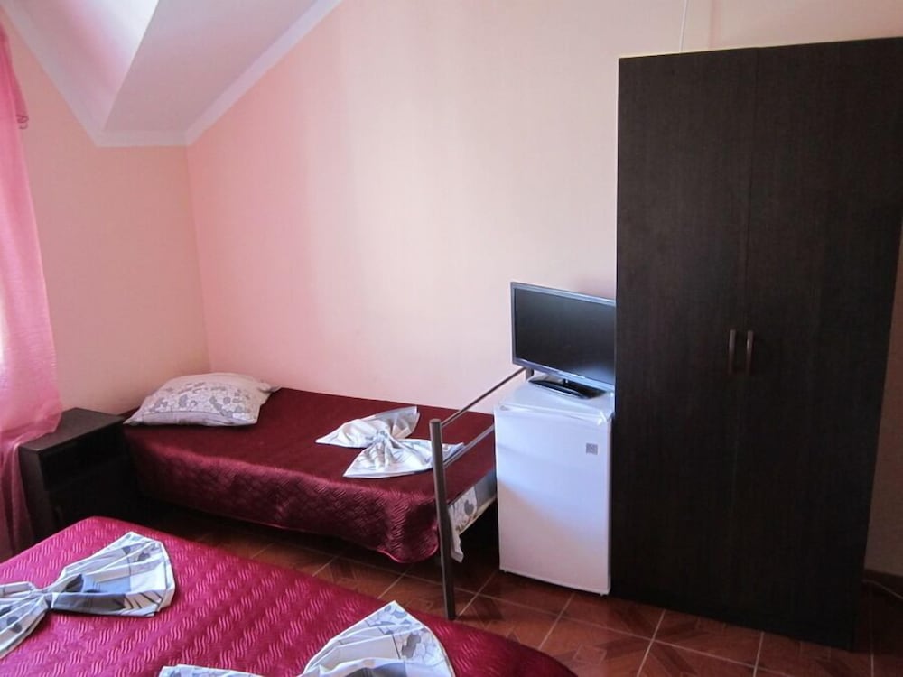 Standard Triple Room, Balcony photo 1