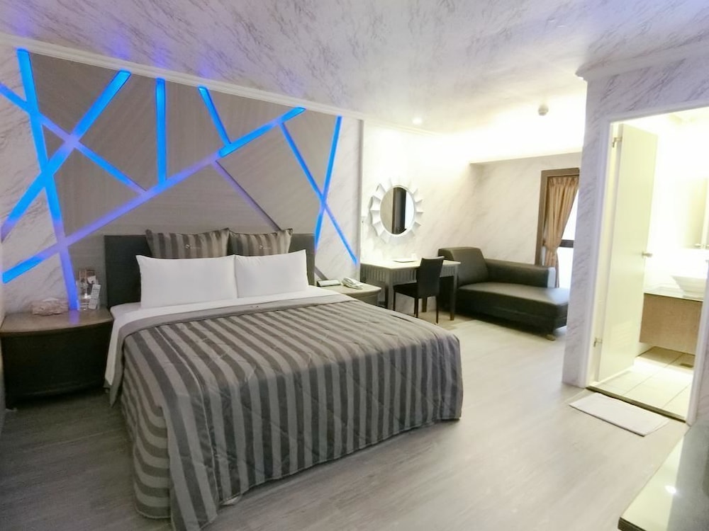 Basic Double Room, 1 Queen Bed photo 2