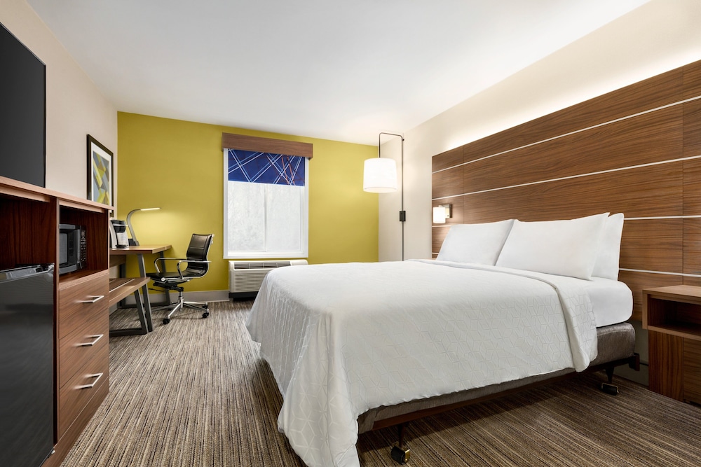Standard Room, 1 Queen Bed, Accessible (Communications) - Photo 6