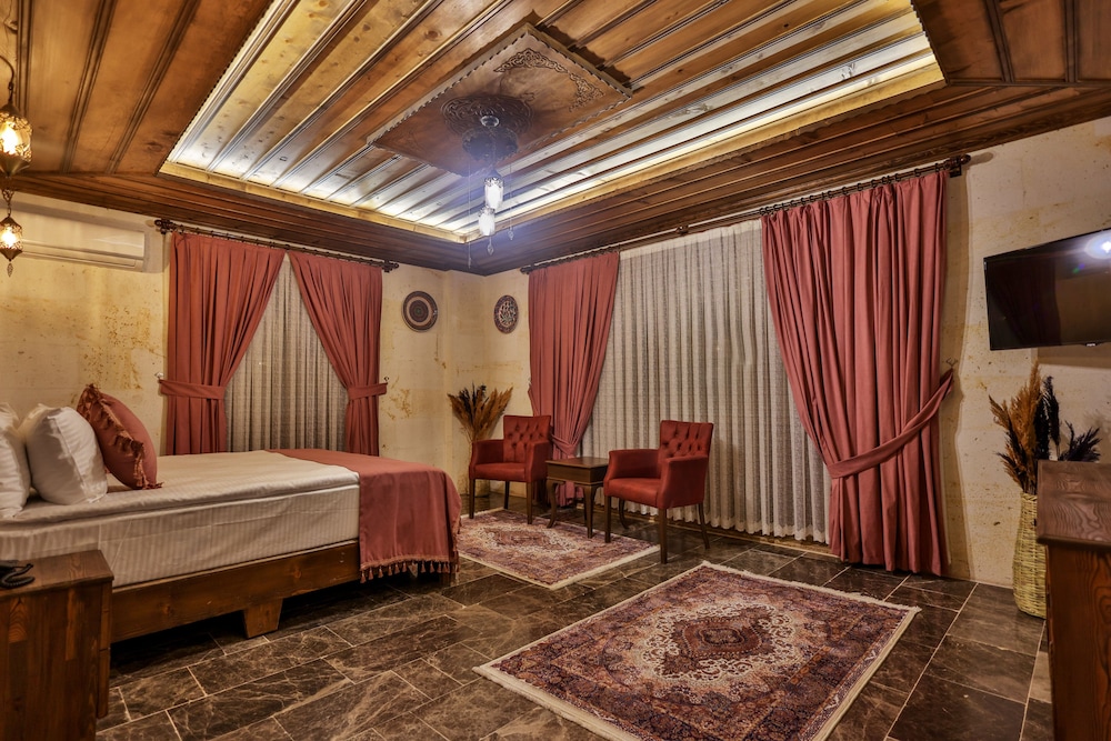 Deluxe Room (Private Garden) - Photo 13