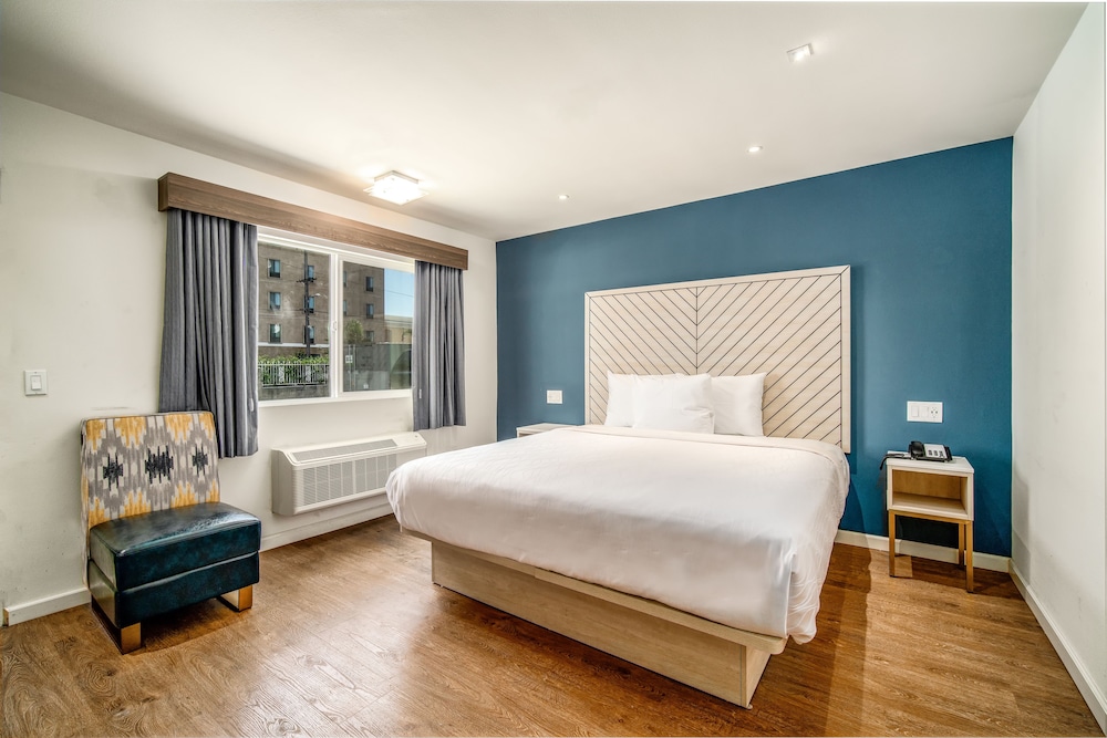 Room, Accessible - Photo 1