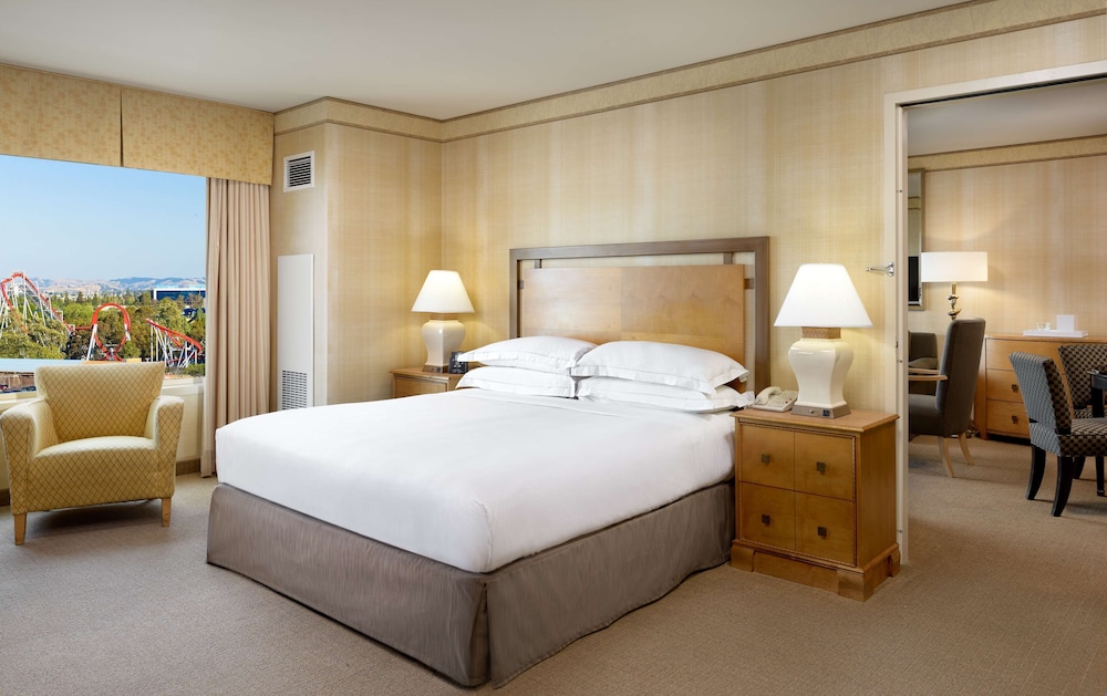 Suite, 1 King Bed with Sofa bed, Accessible (One Bedroom, Roll In Shower) photo 1