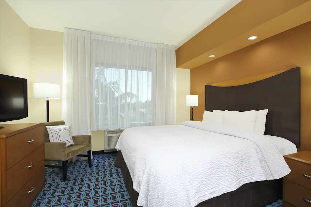 Suite, 2 Queen Beds - Photo 2