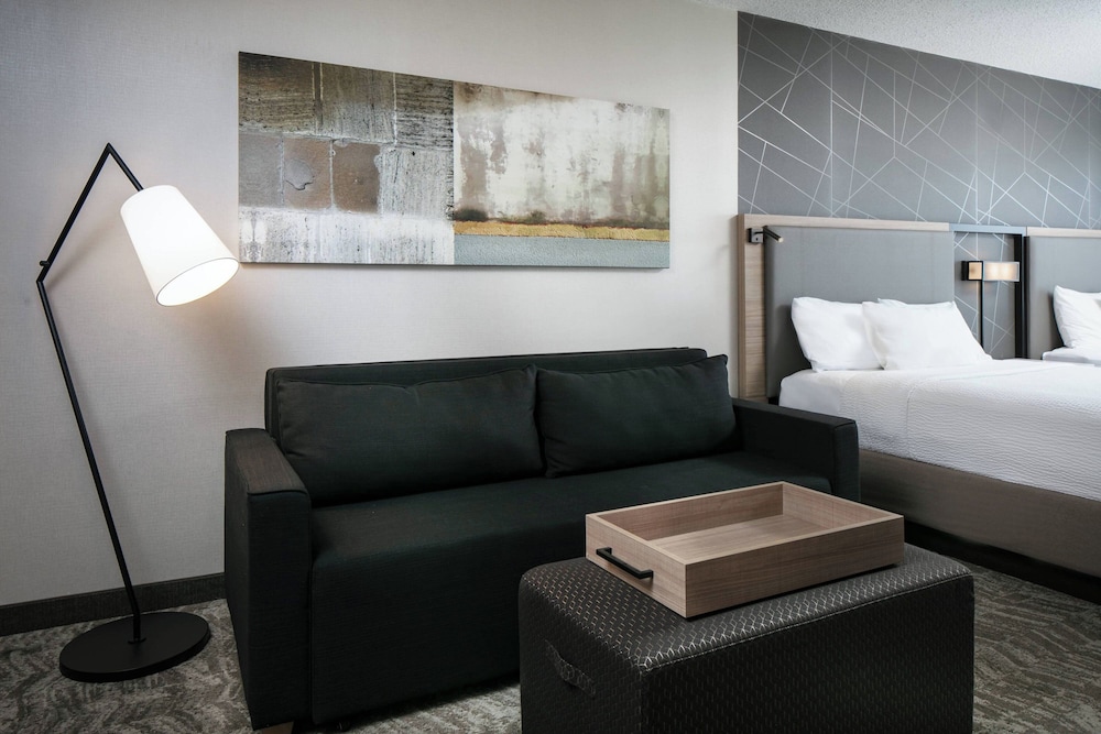Suite - Photo 3