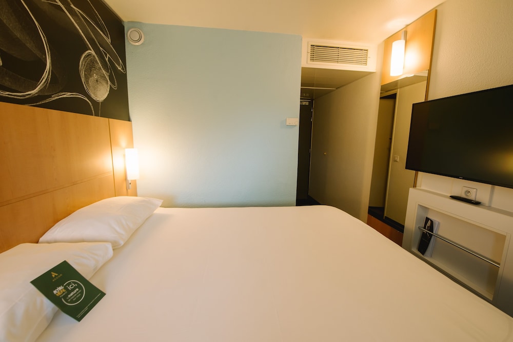 Room, 1 Double Bed - Photo 8