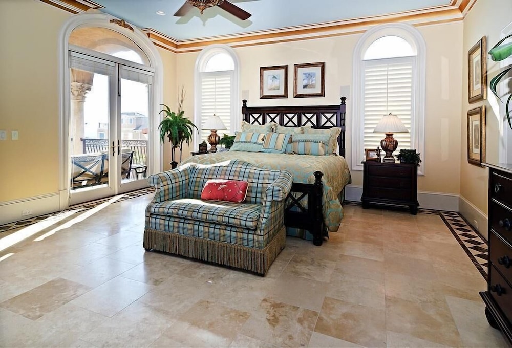 House, 4 Bedrooms, Ocean View, Sea Facing