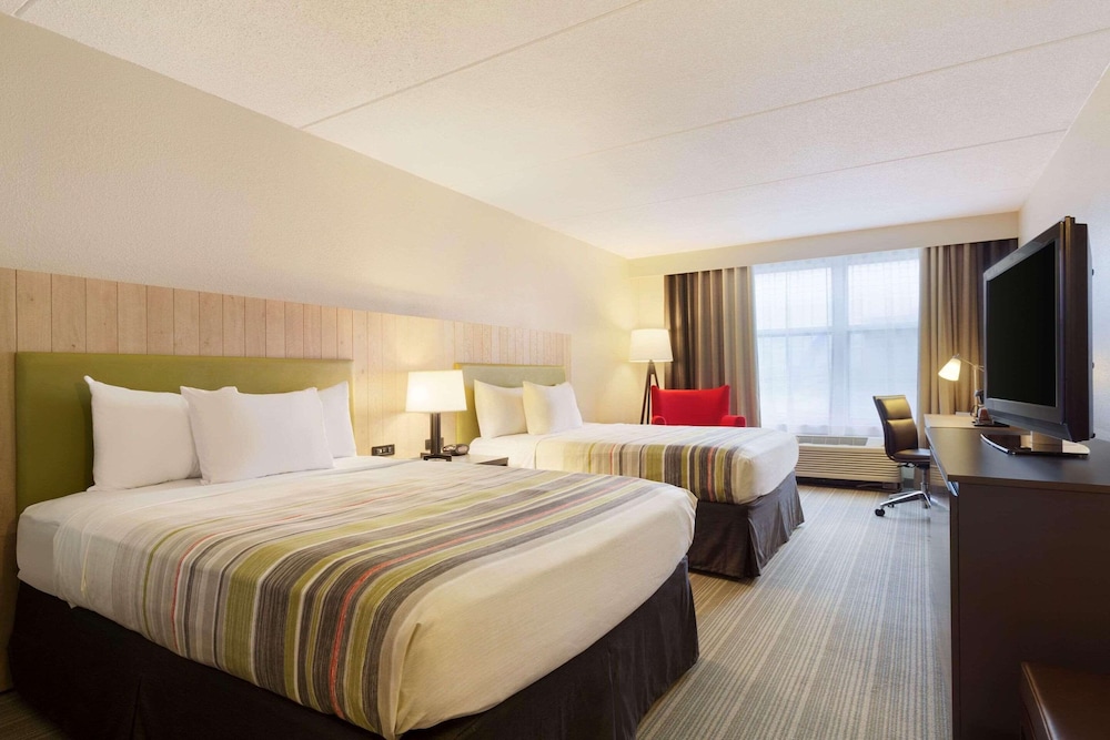 Suite, Multiple Beds, Non Smoking photo 3