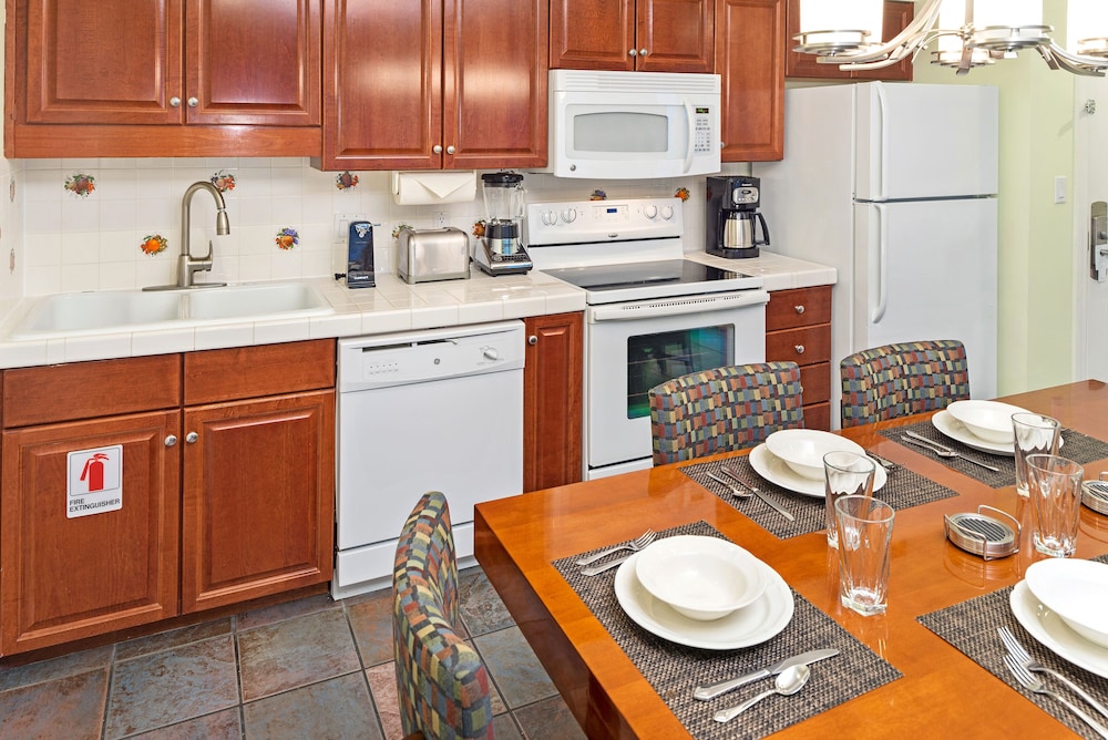 3 Bedroom 2 King 2 Twin Suite, Accessible with Bathtub thumbnail 6