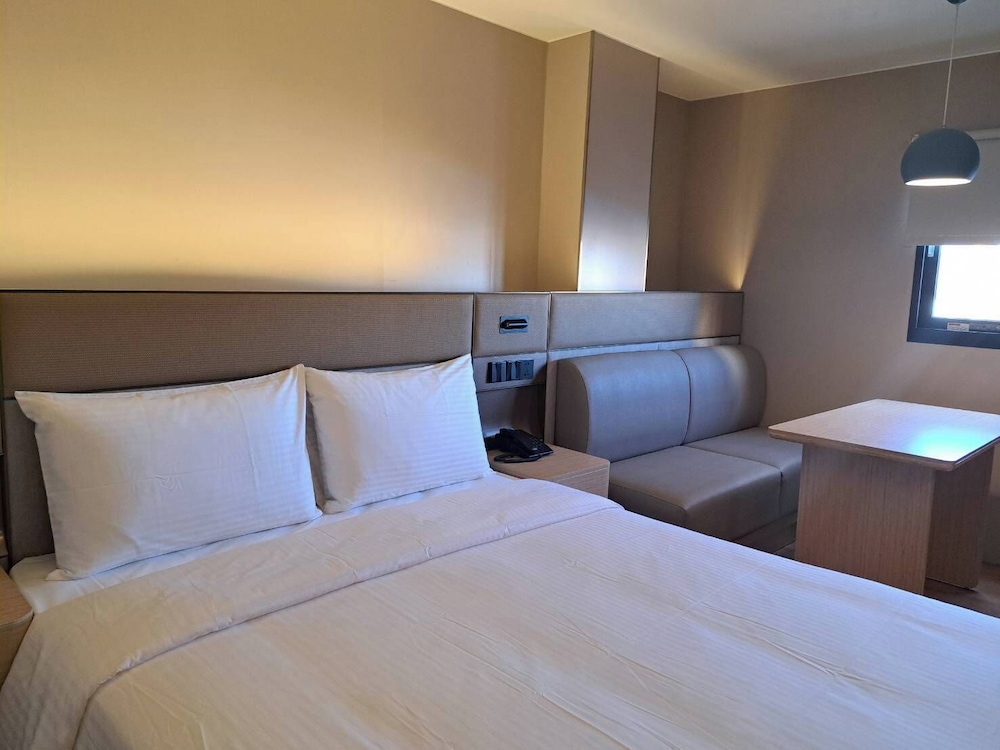 Deluxe Double Room photo 3