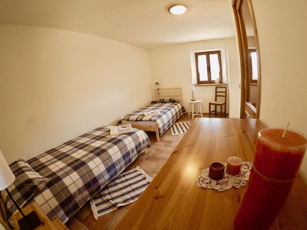 Double Room, 2 Twin Beds photo 2