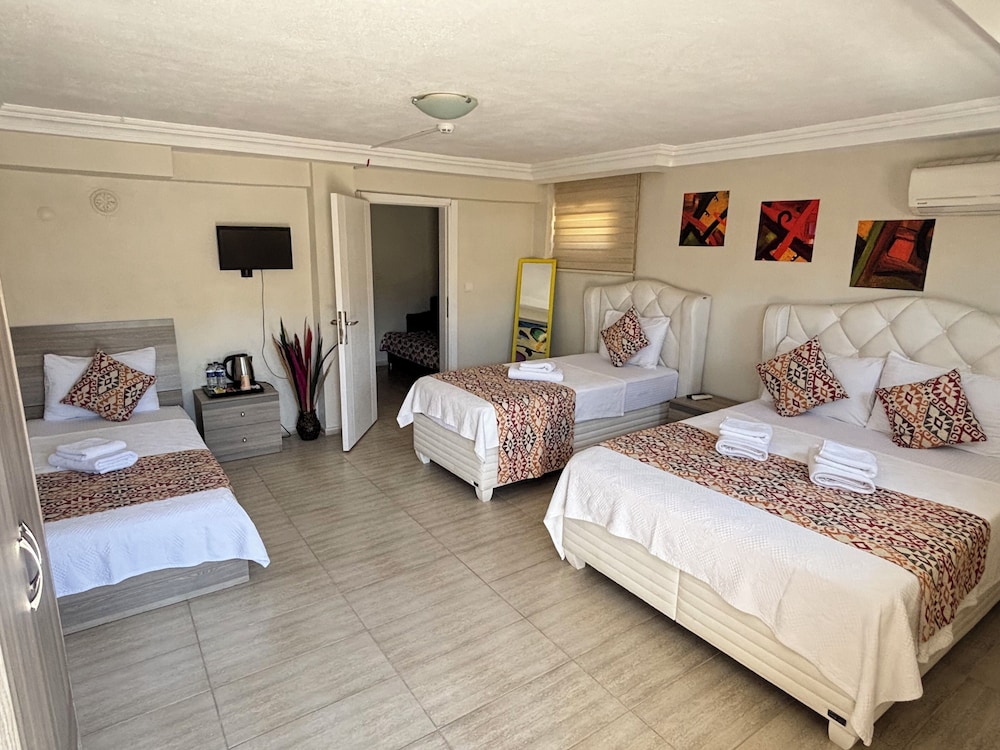 Economy Quadruple Room