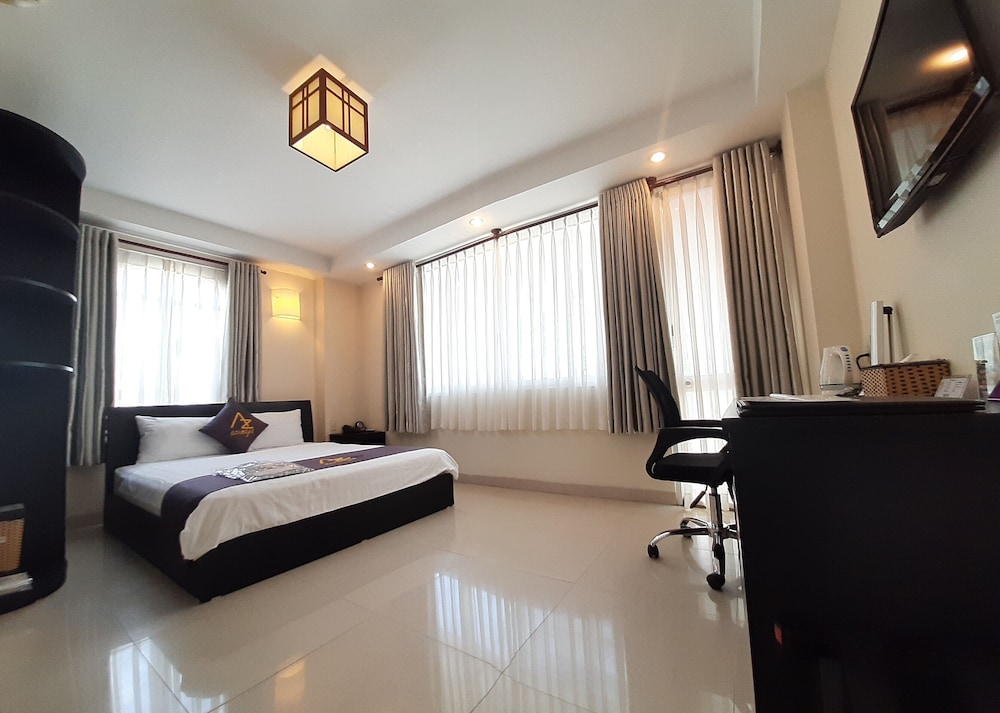 Executive (Back Size) Room