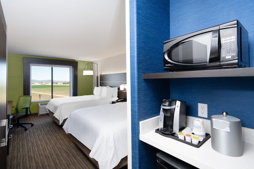 Suite, Multiple Beds - Photo 2