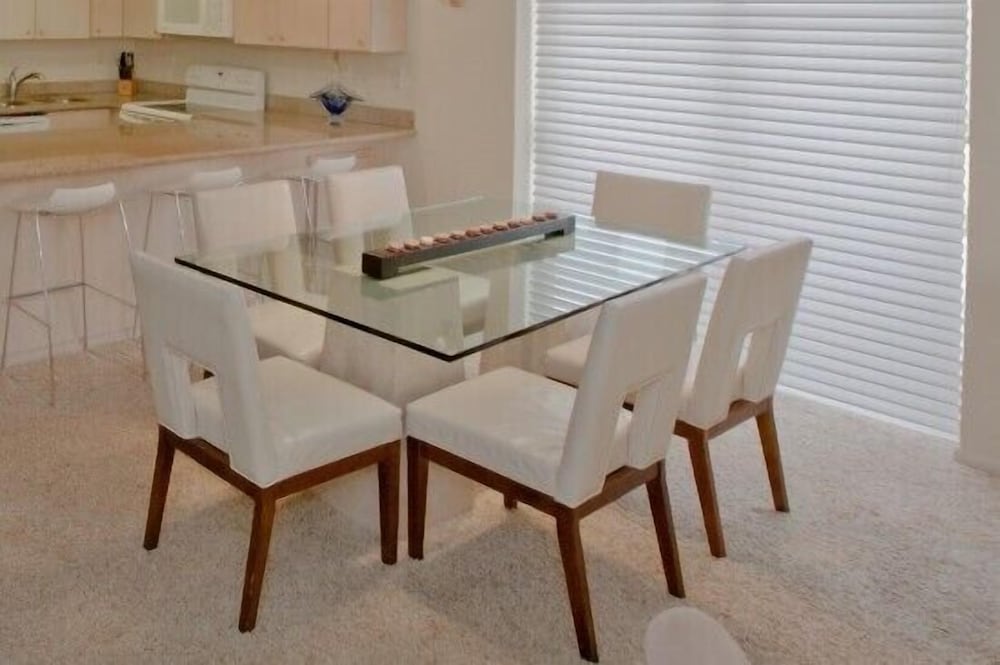 Condo, 3 Bedrooms, 2 Bathrooms (#7) photo 2