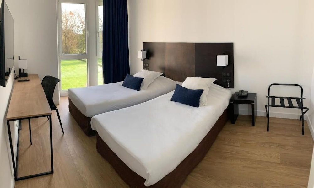 Double or Twin Room, Golf Area - Photo 2