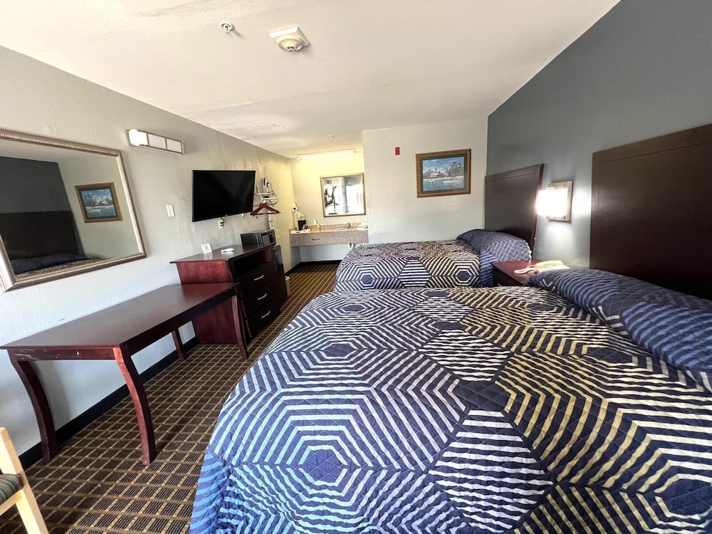 Room, 2 Double Beds, Smoking photo 1