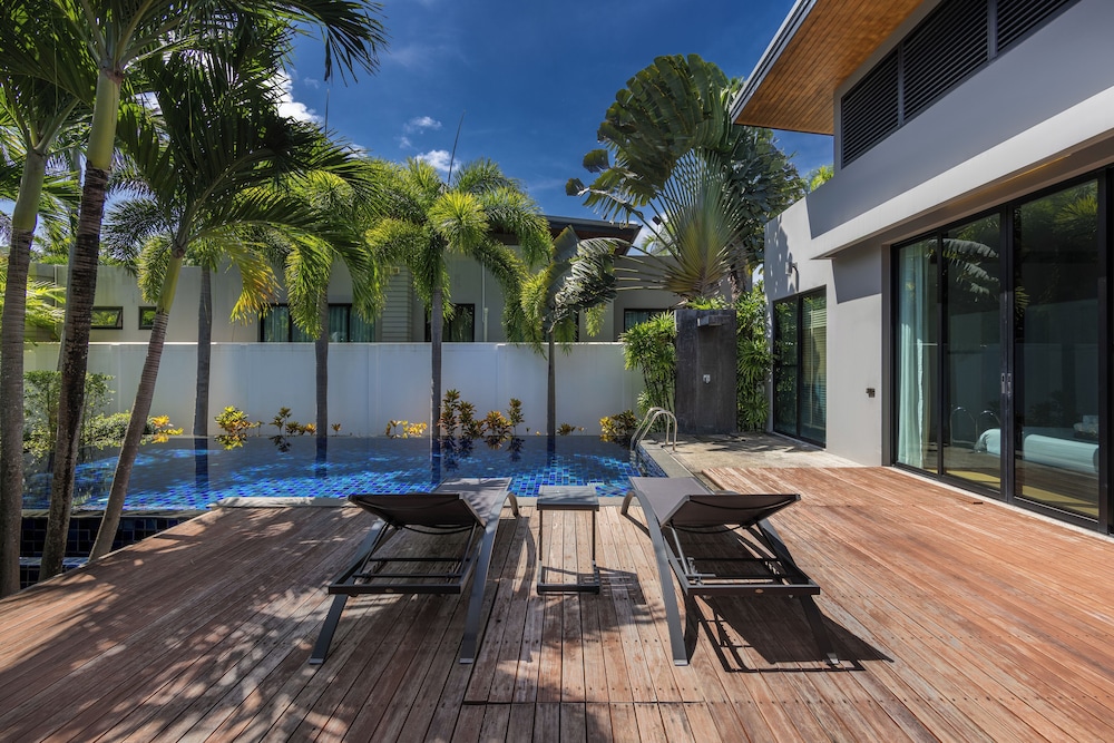Superior Villa, 4 Bedrooms, Private Pool, Pool View photo 2