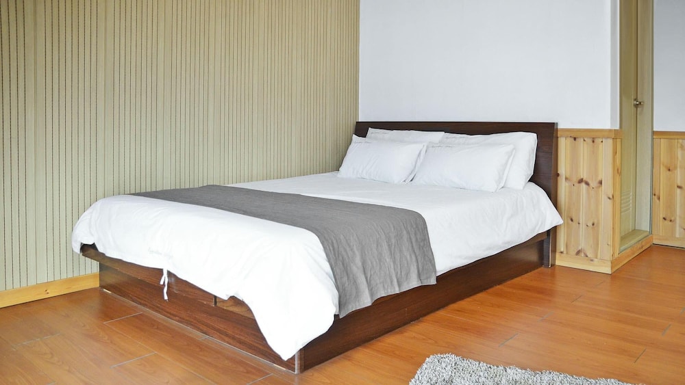 Basic Room, 1 Bedroom (Orange ( F2 )) - Photo 5