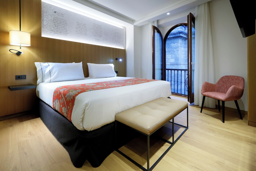 Junior Suite (Cathedral view)