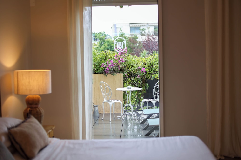 Suite, Patio - Photo 4