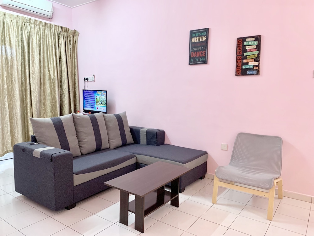 House, 3 Bedrooms photo 2