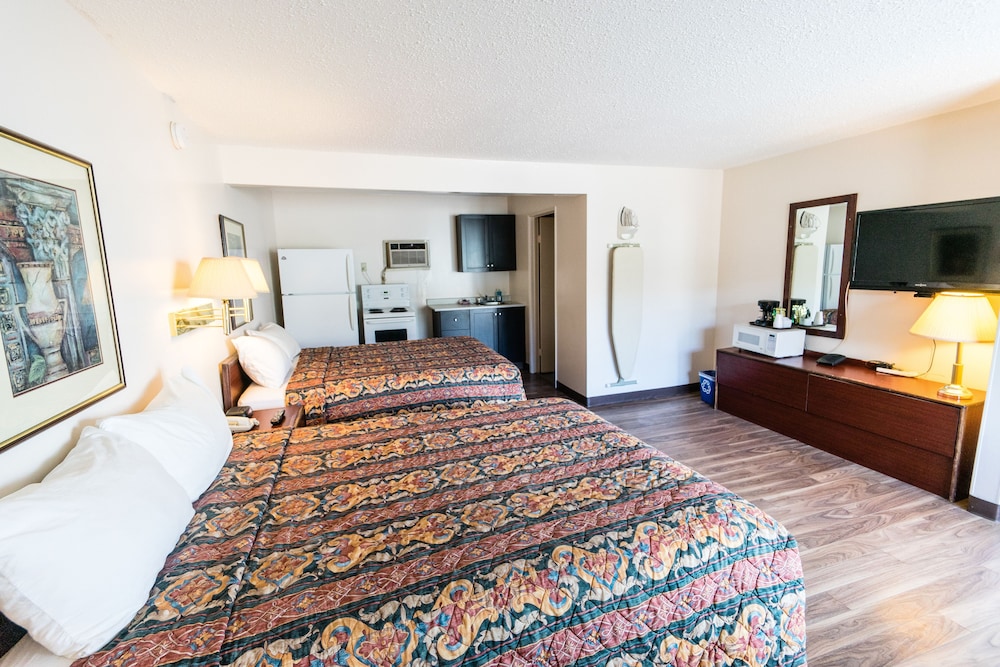 Family Double Room, 2 Queen Beds, Non Smoking, Kitchenette photo 3