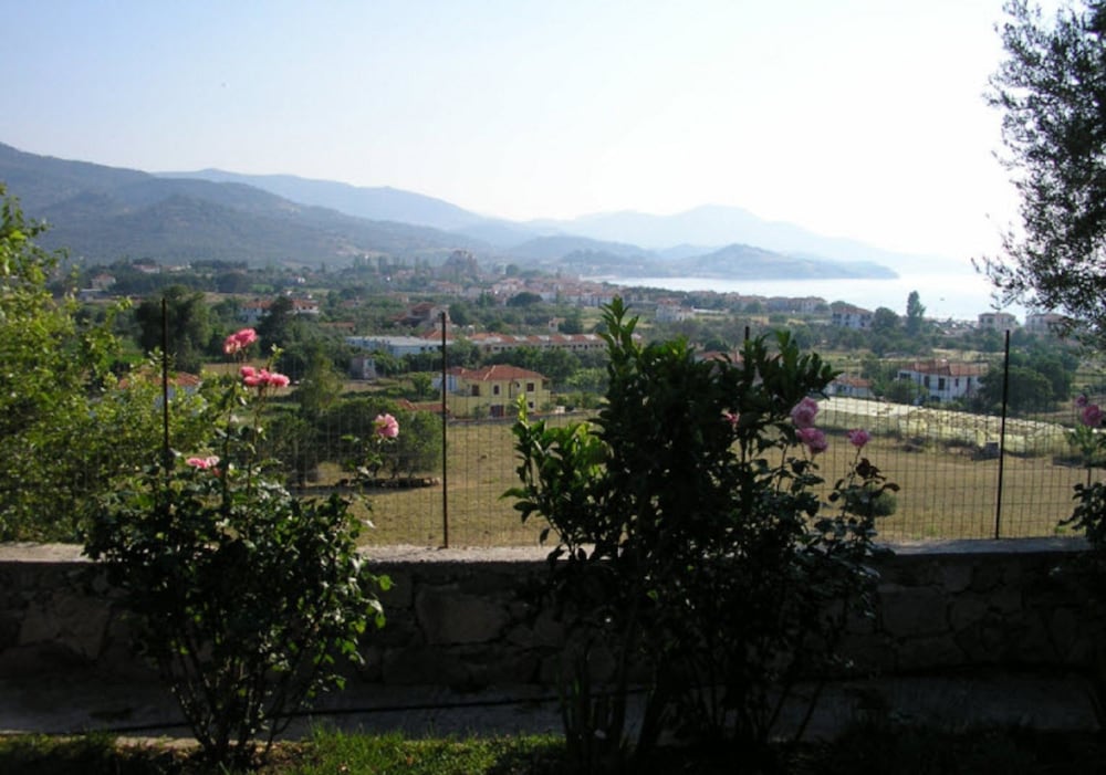 Panoramic Studio, 2 Twin Beds, Sea View, Corner photo 1