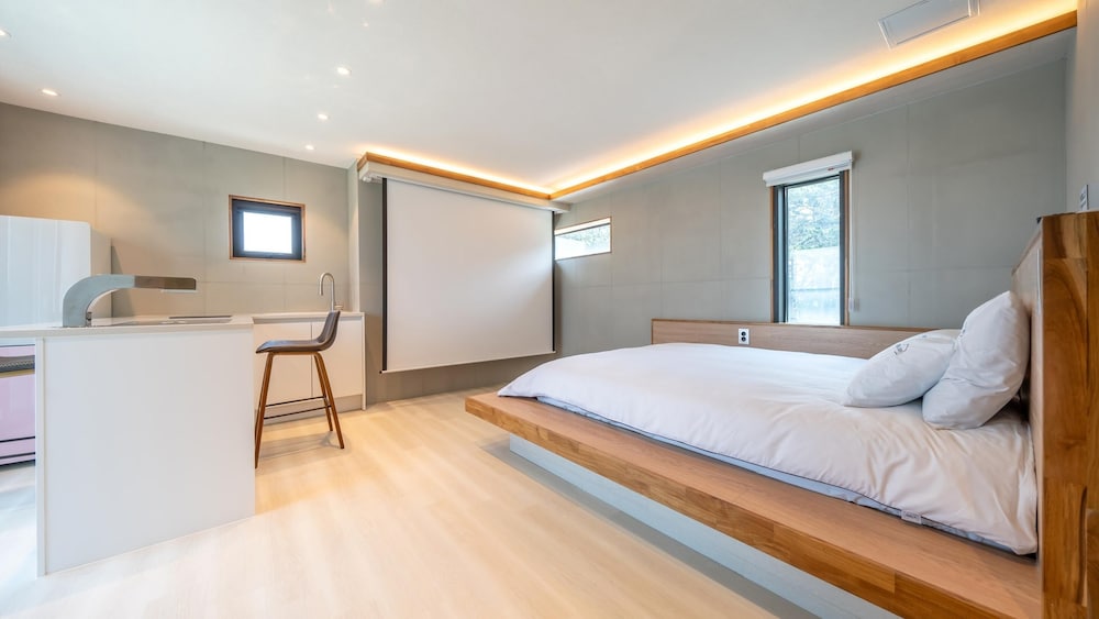 Basic Room, 1 Bedroom (Room 203) - Photo 1