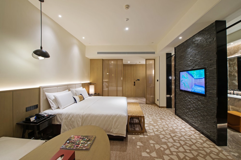 Carefree suite, 1 King Bed photo 2