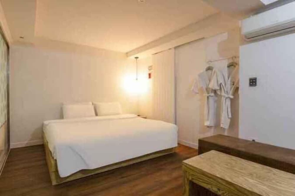 Annex B Building - King Room
