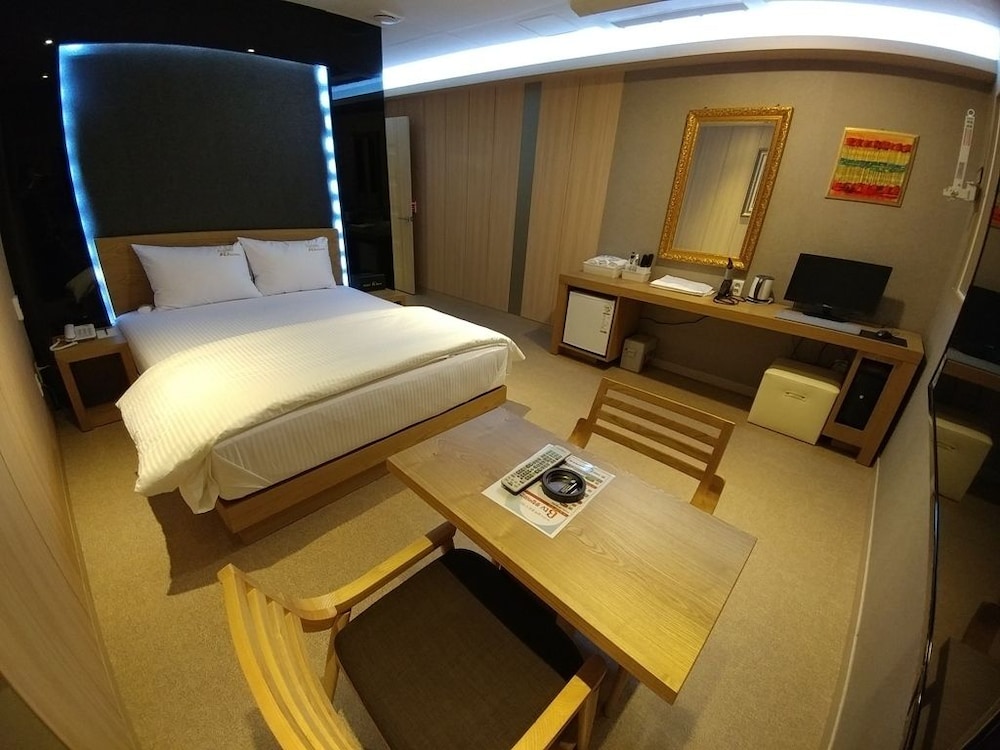 Standard Room photo 2