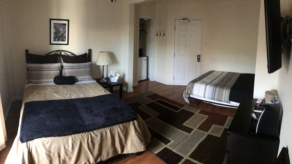 Family Studio, Multiple Beds, Kitchenette photo 2