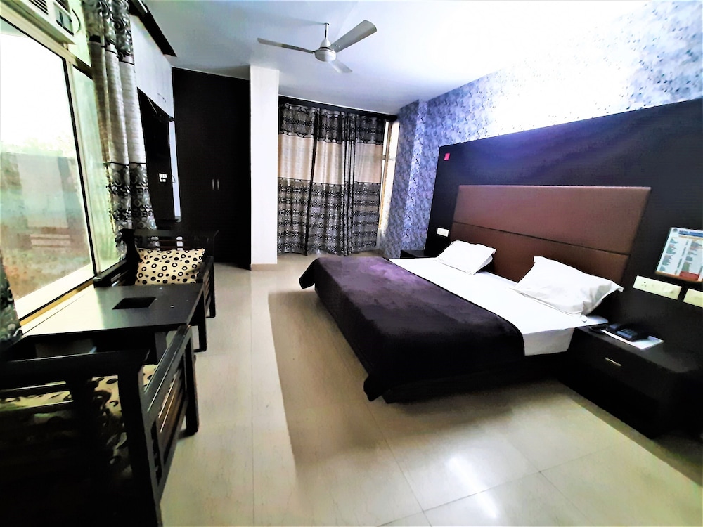 Super Deluxe Room