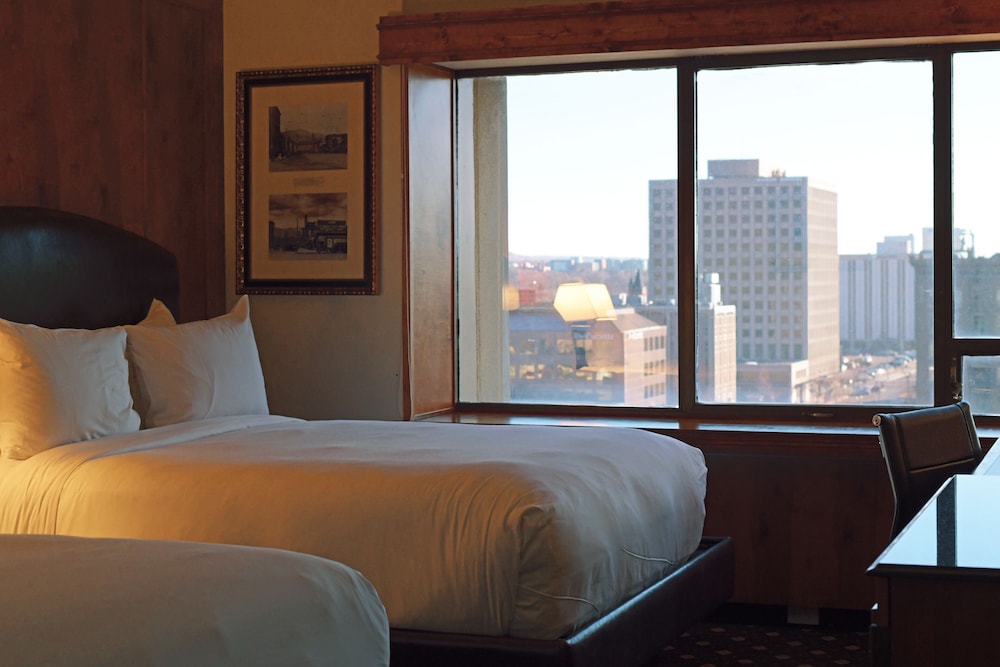 Room, 1 King Bed, Non Smoking - Photo 5