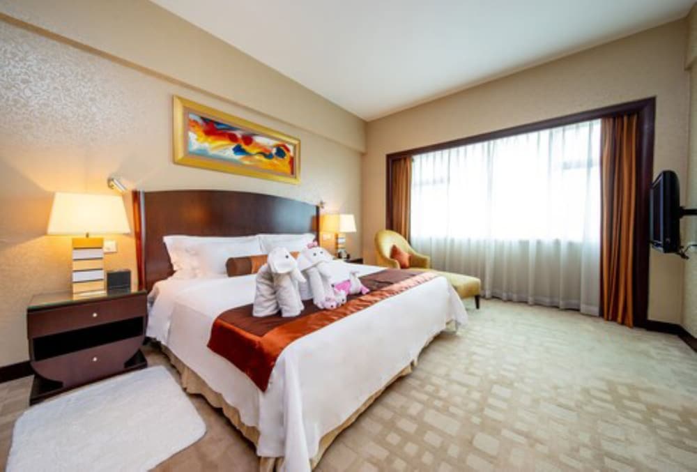 BUSINESS SUITE - Photo 1