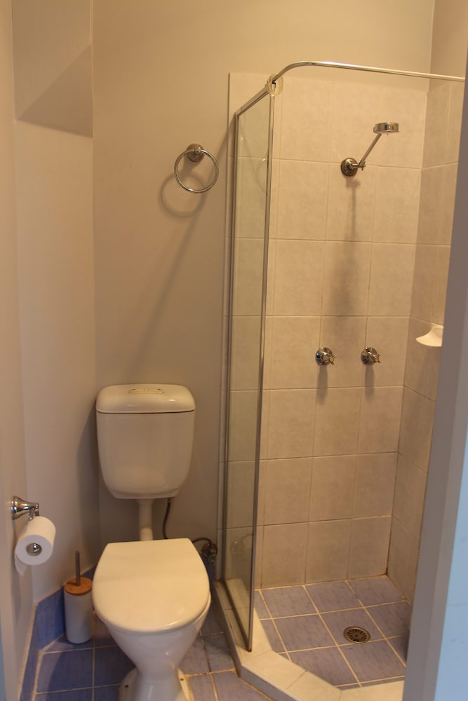 Family Bunk Room Ensuite Bathroom photo 2