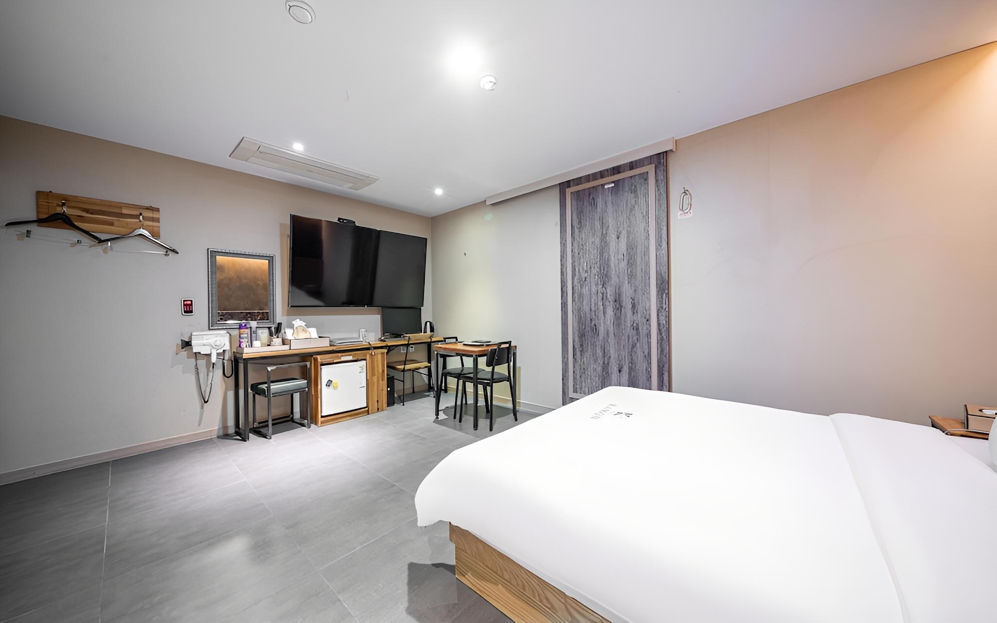 Room (Standard room (70-inch TV styler air ) photo 3