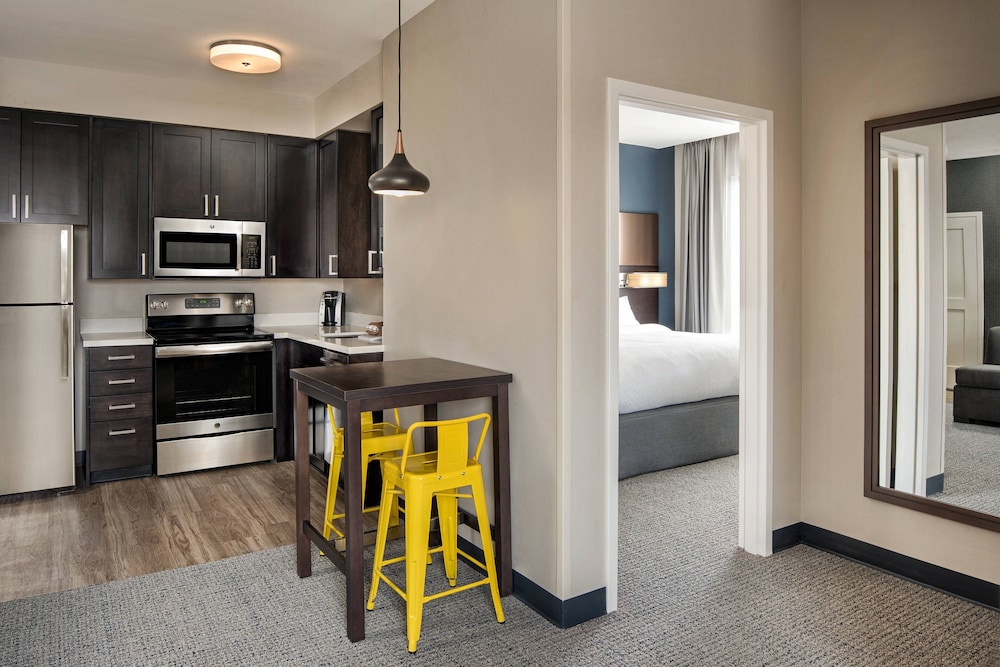 Suite, 2 Bedrooms (Mobility Accessible, Tub) photo 3