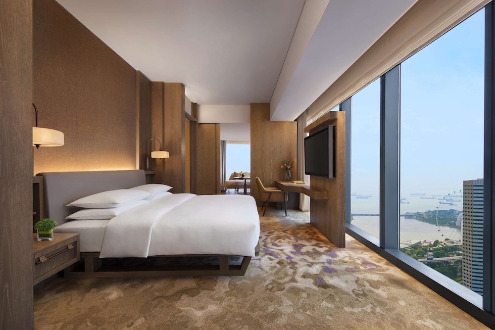 andaz Suite with One King Bed (Non Smoking)