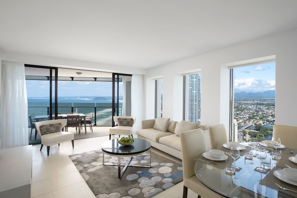 3 Bedroom Ocean View Apartment - Photo 1