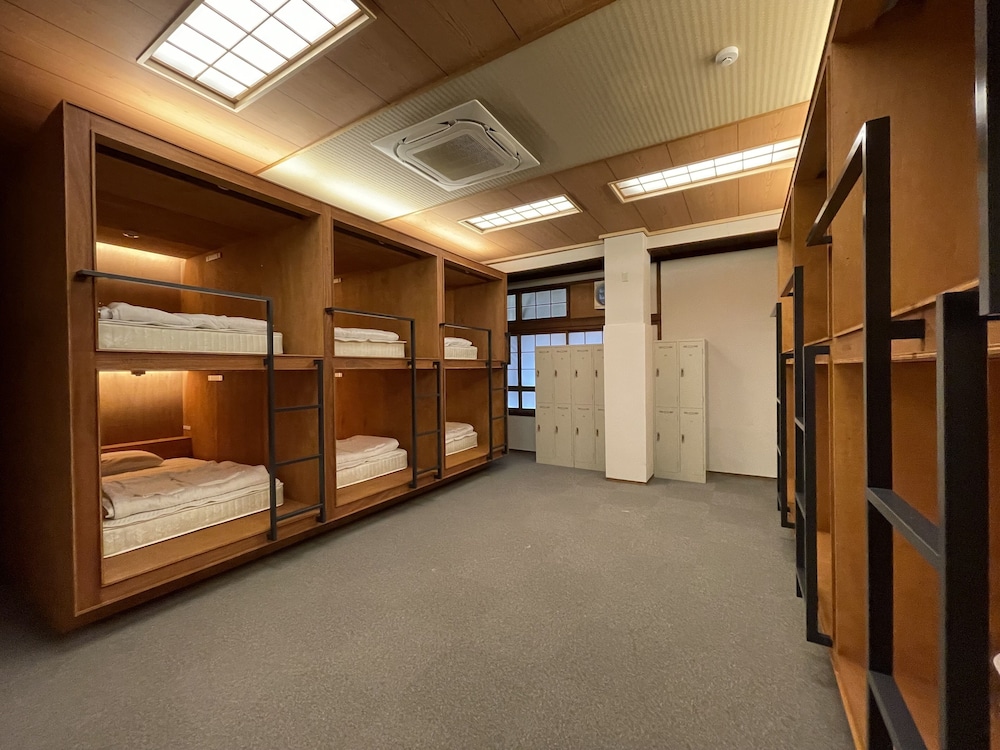 Shared Dormitory, Women only photo 2