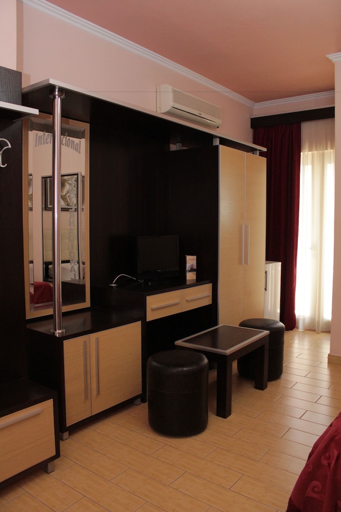 Economy Twin Room photo 2
