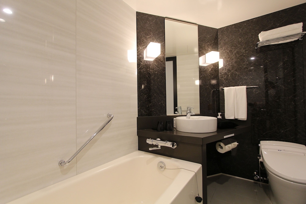 Superior Twin Room, Non Smoking(Room capacity: 2 pax over 6 years old, 2 pax 0-5 years old) thumbnail 5