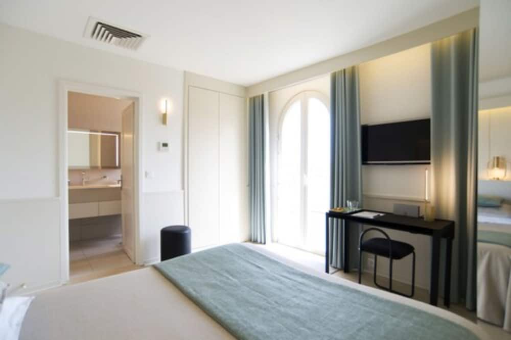 Double Room, Harbor View - Photo 2